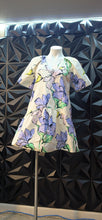 Load image into Gallery viewer, Floral print baby doll dress             sz untagged, best fitting sz small
