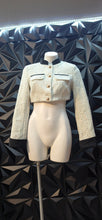 Load image into Gallery viewer, Finesse crop blazer              sz medium, best fit sz small
