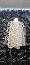 Load image into Gallery viewer, Entro multiprint blouse             sz large
