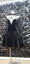 Load image into Gallery viewer, Akira fit and flare dress    sz 1x
