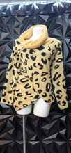 Load image into Gallery viewer, Cheetah print sweater               sz large
