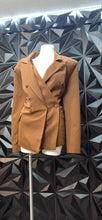 Load image into Gallery viewer, NWT Pretty little things blazer           sz 18
