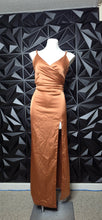 Load image into Gallery viewer, Revelry formal dress                 sz 10
