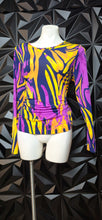Load image into Gallery viewer, Vivica Fox colorful top             sz large

