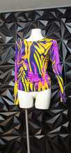 Load image into Gallery viewer, Vivica Fox colorful top             sz large
