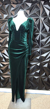 Load image into Gallery viewer, Fashion nova velvet dress           sz medium
