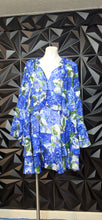 Load image into Gallery viewer, Sheer floral layered top               sz untagged, best fitting sz large-xl
