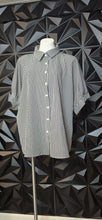 Load image into Gallery viewer, Shein curve stripe top             sz 2xl

