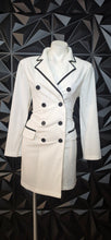 Load image into Gallery viewer, Long white and black blazer             sz medium

