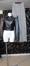 Load image into Gallery viewer, Raised blazer/stripe wide leg pant 2 piece         sz med fit

