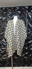 Load image into Gallery viewer, Houndstooth poncho       one size Houndstoot
