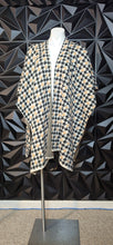 Load image into Gallery viewer, Houndstooth poncho       one size Houndstoot
