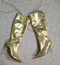 Load image into Gallery viewer, Lilianna gold heels                sz 9
