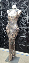Load image into Gallery viewer, Akira ruched hip bodycon dress            sz large (12-14/16)
