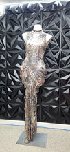 Load image into Gallery viewer, Akira ruched hip bodycon dress            sz large (12-14/16)
