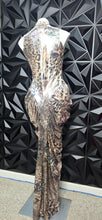 Load image into Gallery viewer, Akira ruched hip bodycon dress            sz large (12-14/16)
