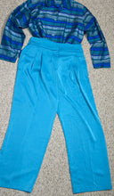 Load image into Gallery viewer, Blue pants/blue stripe top 2 piece set   sz 8
