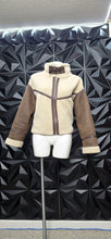 Load image into Gallery viewer, Robin Sherpa jacket               sz 40=large (up to 14)
