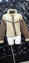 Load image into Gallery viewer, Robin Sherpa jacket               sz 40=large (up to 14)
