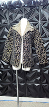 Load image into Gallery viewer, NWT Lavennder designed open front blazer        sz large,best fit sz medium
