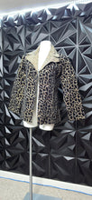 Load image into Gallery viewer, NWT Lavennder designed open front blazer        sz large,best fit sz medium
