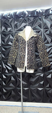 Load image into Gallery viewer, NWT Lavennder designed open front blazer        sz large,best fit sz medium
