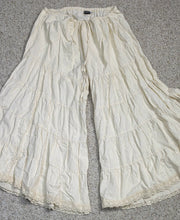 Load image into Gallery viewer, Cream extra wide leg pants              sz xxl (18/20)
