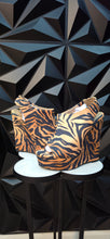 Load image into Gallery viewer, Brand new Azalea Wang tiger print wedge heels
