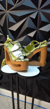 Load image into Gallery viewer, Brand new Azalea Wang green snake wedge      Size 8
