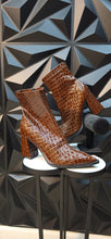 Load image into Gallery viewer, New Brown square print patent leather heels          sz 38=us 7
