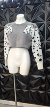 Load image into Gallery viewer, Crop animal print sweater              sz large
