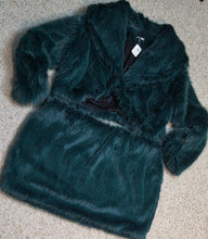 Load image into Gallery viewer, NWT Fashion nova 2 piece fur set                     sz 3x
