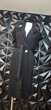 Load image into Gallery viewer, Zara long black vest                sz med-xlrg

