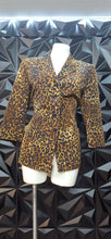 Load image into Gallery viewer, Le Suit animal print blazer                sz 10
