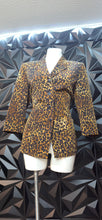 Load image into Gallery viewer, Le Suit animal print blazer                sz 10

