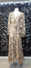 Load image into Gallery viewer, Express sheer wrap dress                  sz sm/med
