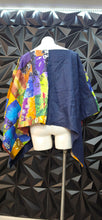 Load image into Gallery viewer, Colorful poncho top               ones size
