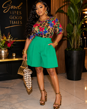 Load image into Gallery viewer, Green shorts/floral print top  sz 10 (elastic waist)
