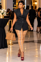 Load image into Gallery viewer, Black vest/suede like finish pants 2 piece set        sz large (stretch)

